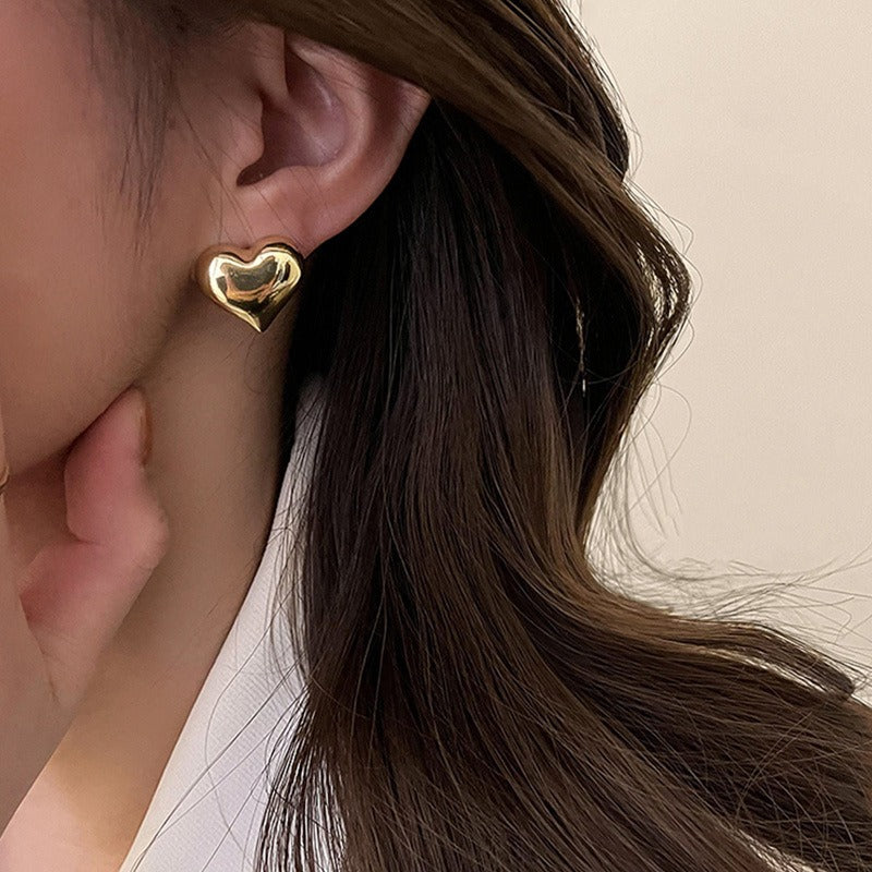 Female three-dimensional peach shaped earrings with niche design by eprolo