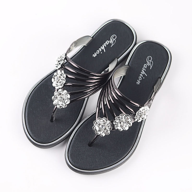 The new high-end women's slippers for summer, flip-flops, flat soles, clip-on shoes, women's shoes are versatile, casual, non-slip and wear-resistant by My Store
