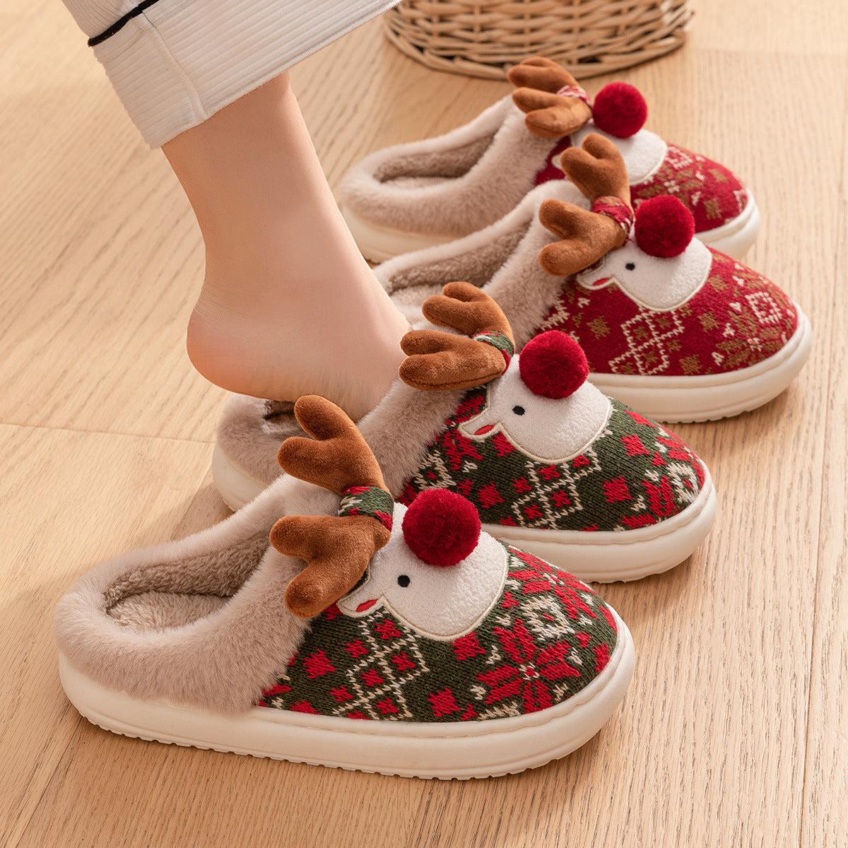 Cross-border Christmas elk cotton slippers female fleece non-slip winter warmth autumn and winter student bedroom home shoes