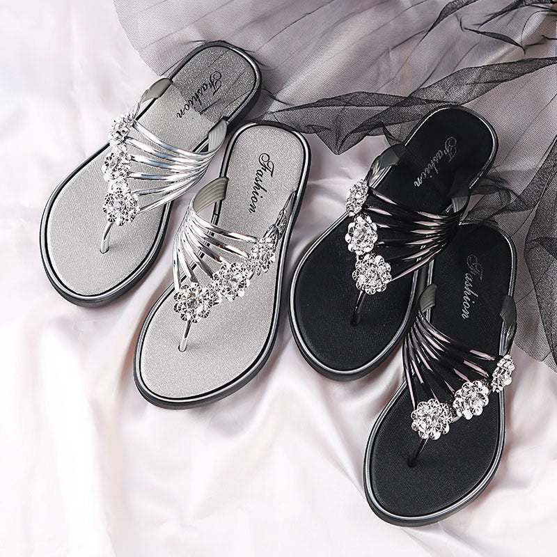 The new high-end women's slippers for summer, flip-flops, flat soles, clip-on shoes, women's shoes are versatile, casual, non-slip and wear-resistant by My Store